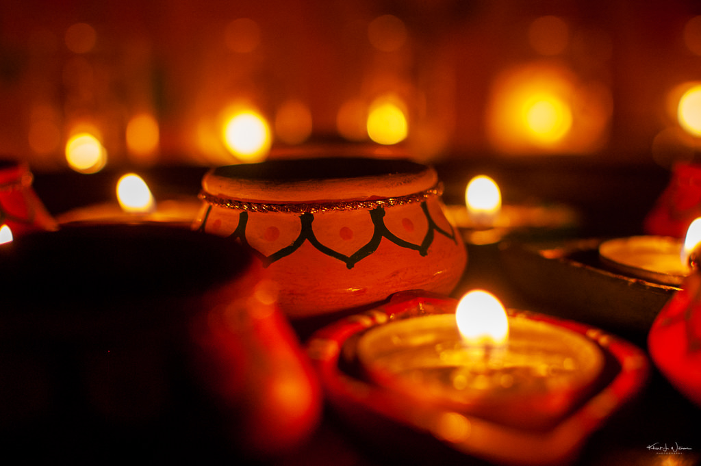 Diwali Diyas | Monday 12 November, 2012 | Nikon D40 | 35 mm f/1.8